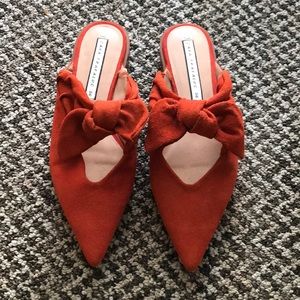 Small heeled flats